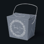 Blauw-grijze glinsterende lichten Dank je wel Bedankdoosjes<br><div class="desc">Een krans van glinsterende lichten tegen een blauw-grijze achtergrond. Het “Dank je wel” schriftlettertype is een afbeelding - dus het kan worden vergroot, verkleind, gedraaid en verplaatst. De rest van de tekst is volledig aanpasbaar. De glinsterende lichten-afbeelding kan ook worden vergroot en verplaatst. Andere kleuren, verschillende maten/vormen van favorietendoos en...</div>