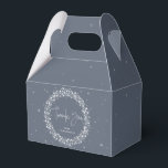 Blauw-grijze glinsterende lichten Dank je wel Bedankdoosjes<br><div class="desc">Een kerstkrans van glinsterende lichten tegen een blauw-grijze achtergrond. Het “Dank je wel” script lettertype is een afbeelding - dus het kan worden vergroot,  gedraaid en verplaatst. De rest van de tekst is volledig bewerkbaar. Andere kleuren,  verschillende maten/vormen van favorietendoos en coördinerende items zijn beschikbaar in mijn winkel.</div>