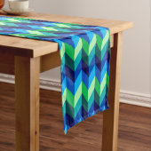 Blauw Groen Ombre Chevrons Medium Tafelloper (Voorbeeld)