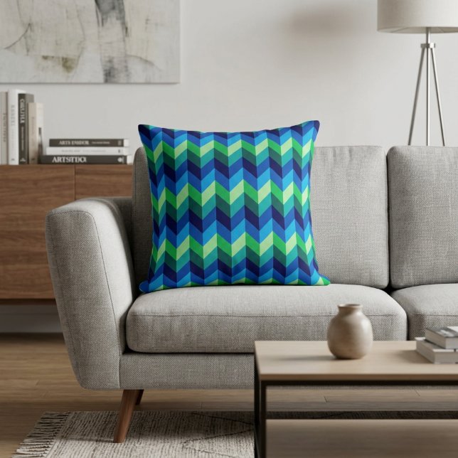 Blauw Groen Ombre Chevrons Worp Kussen (Blue Green Ombre Chevrons Throw Pillow on a sofa in a modern style living room.)