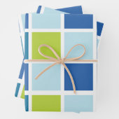 Blauw groene vierkanten geruit verjaardag inpakpapier vel (In situ)