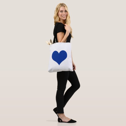 Blauw hart wit tote bag (Op model)