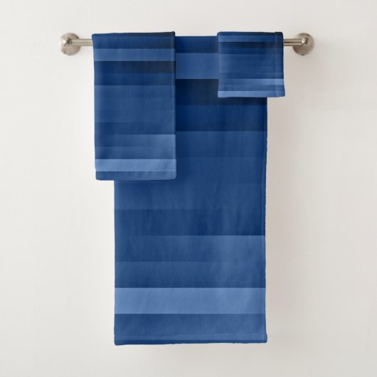 Blauw Horizontale Strepen Chic Striking Blauwe Kle Bad Handdoek (Insitu)