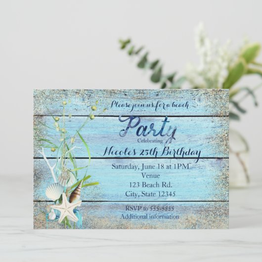 Blauw Hout Strand Tropische Verjaardagsfeestuitnod Kaart (Staand voorkant)
