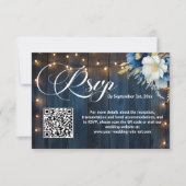 Blauw Hout String Lights QR Code Wedding RSVP Kaartje (Voorkant)