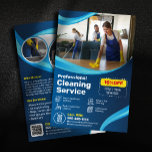 Blauw Huis Schoonmaak Huishoudster Janitorial Maid Flyer<br><div class="desc">Deze veelzijdige flyer-sjabloon is ideaal voor het promoten van uw woon- en bedrijfsschoonmaakdiensten. Benadruk uw opties voor het schoonmaken van de bewegingen in en uit, het schoonmaken van de diepte en het basisschoonmaken, samen met uw contactgegevens en speciale korting voor nieuwe klanten. Pas het aan met uw logo en merkkleuren...</div>