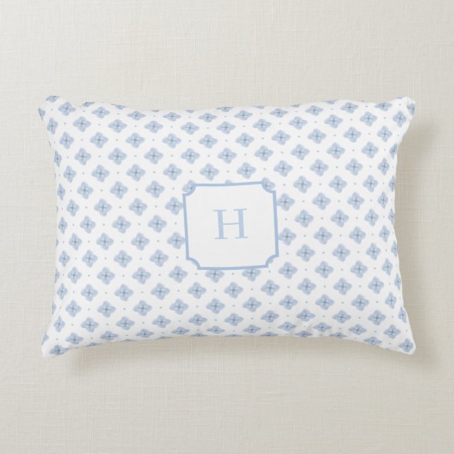 Blauw Hydrangea Bloemblad Monogram   Accent Kussen (Voorkant)