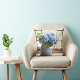Blauw Hydrangea boeket in venster Kussen