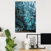 Blauw ijs in een ijskolf, IJsland Poster (Thuiskantoor)