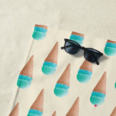 Blauw IJskonenpatroon, lichtgeel Strandlaken (In situ)