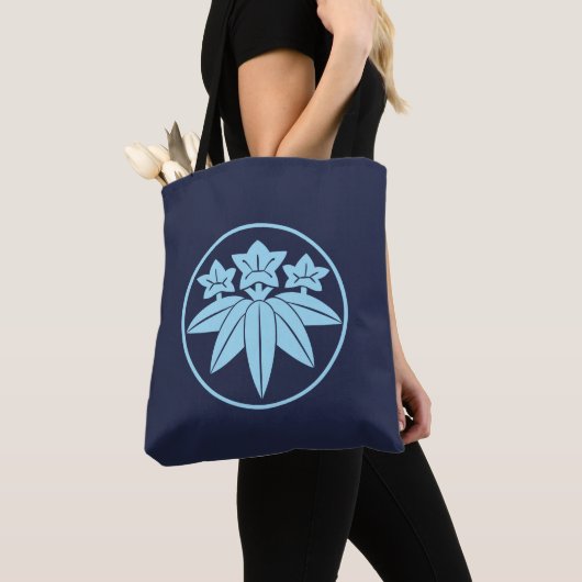 Blauw Kamakura Minamoto Japan Mon Oriental Tote Bag (Dichtbij)