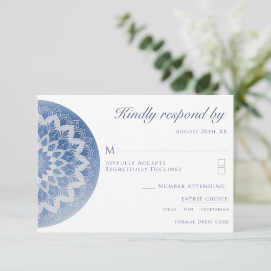 Blauw Kanten Mandala Bruiloft RSVP Kaartje (Staand voorkant)