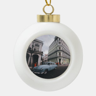 Blauw Klassieke Vintage Car Cityscape Keramische Bal Ornament