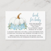 Blauw klein pompoenboek voor baby boy douche informatiekaartje (Voorkant)
