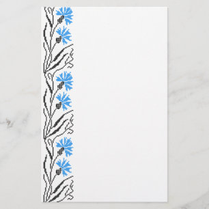 Blauw korenbloem kruissteek ontwerp briefpapier