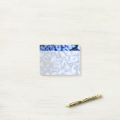 Blauw kwartsgewijs, blauw gedicht, abstract patroo post-it® notes (Op bureau)