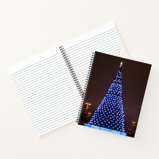 Blauw licht kerstboom notitieboek (Binnen)