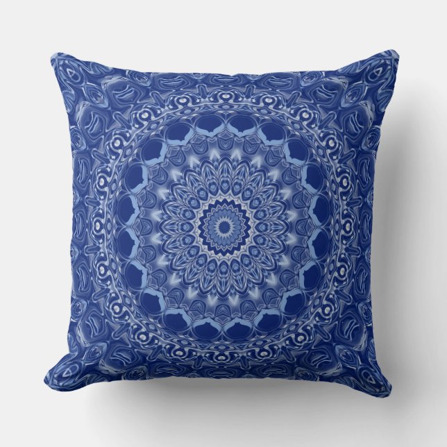 Blauw Mandala patroon met Starburst Symmetrie Kussen (Voorkant)