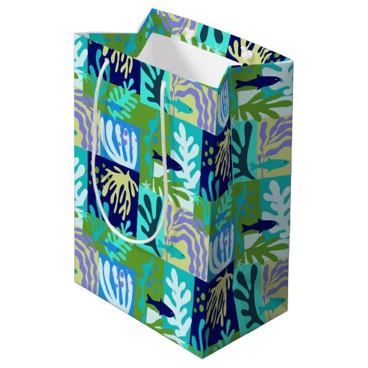 Blauw Matisse papier uitsparingen geïnspireerd oce Medium Cadeauzakje (Achterkant Gekanteld)