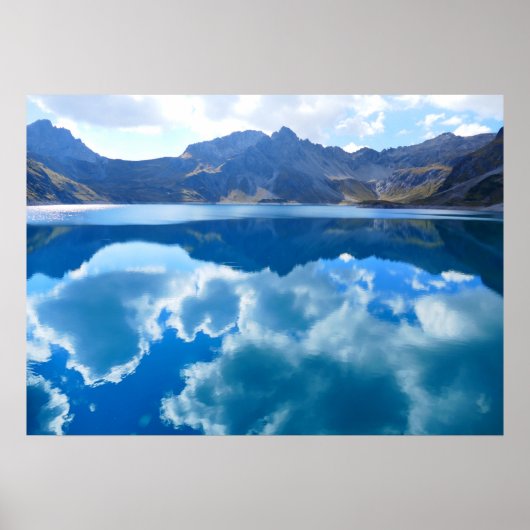 Blauw meer, wolkenlandschap poster (Voorkant)