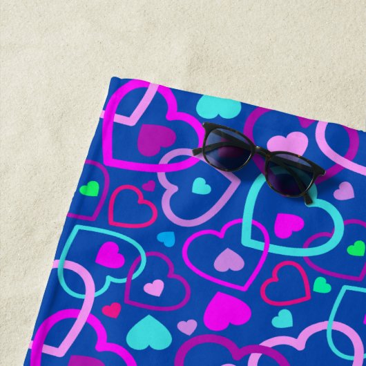 Blauw, meerkleurig hart strandlaken (In situ)