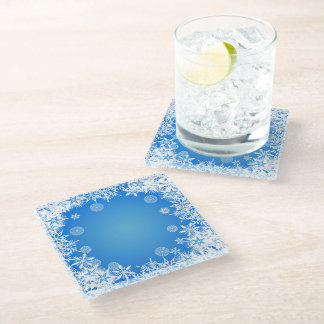 BLAUW MET KRANS VAN WITTE WINTERSNEEUWVLOKKEN GLAZEN ONDERZETTER