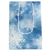 Blauw met Sneeuwvlokken Aquarel Stijl Medium Cadeauzakje (Achterkant)