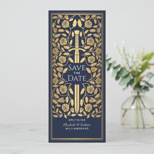 Blauw middeleeuws zwaard sparen de Uitnodiging van (Staand voorkant)