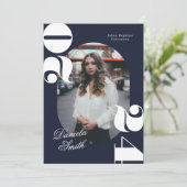 Blauw Modern Bold Klasse van 2024 Afstuderen Kaart (Staand voorkant)