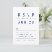 Blauw Modern Chic Eenvoudige Typografie Bruiloft RSVP Kaartje (Staand voorkant)