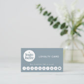 Blauw Modern Professioneel Logo Loyalty Card Visitekaartje (Staand voorkant)