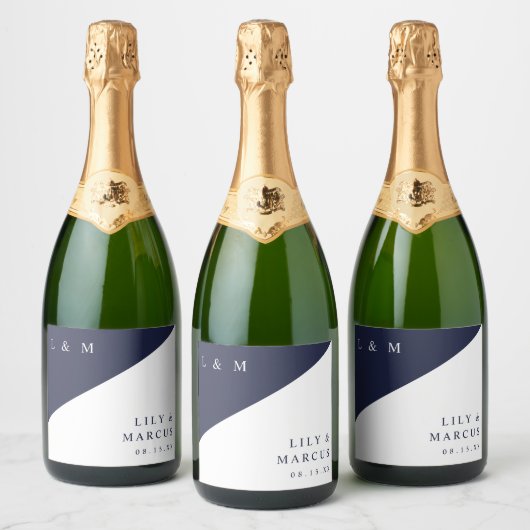 Blauw Moderne Elegante Monogram Trouw Sparkling Wijnetiket (Flessen)