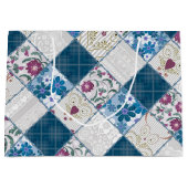 Blauw modieus rustiek patroon van stoffenresten groot cadeauzakje (Voorkant)