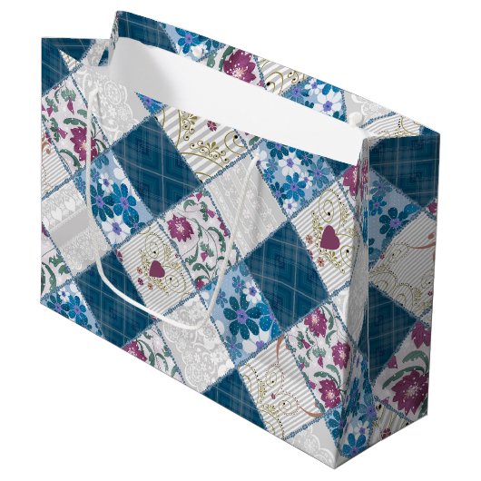 Blauw modieus rustiek patroon van stoffenresten groot cadeauzakje (Voorkant Gekanteld)