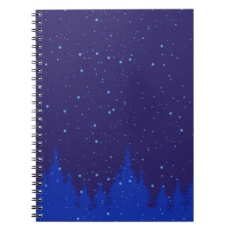 Blauw monochromatisch besneeuwd kerstontwerp notitieboek