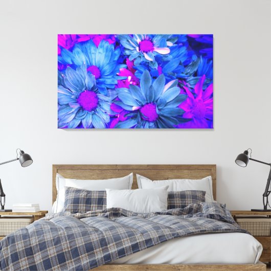 Blauw N Paarse Daisies Bouquet Wrapped Canvas Prin (Insitu (Slaapkamer))