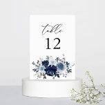 Blauw & Navy Bloemen Tafelnummer<br><div class="desc">Kleed je bruiloft- of feesttafels aan met je Blue & Navy Floral Table Number Kaart. Gemaakt met handbeschilderd,  in waterverf,  stoffige blauwe bloemen en marineblauwe bloemen. Geweldig voor rustieke bruiloften,  herfstbruiloften,  winterbruiloften,  strandbruiloften en bruiloften met een blauw thema.</div>