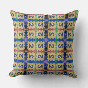 Blauw nummer 2 op vierkant gouden puzzelontwerp kussen