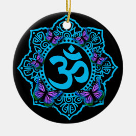 Blauw ohm mandala-ontwerp met paarse vlinders keramisch ornament