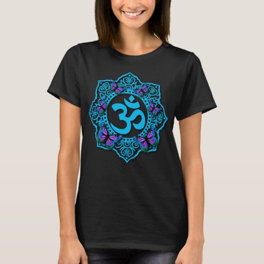Blauw ohm mandala-ontwerp met paarse vlinders t-shirt (Voorkant)