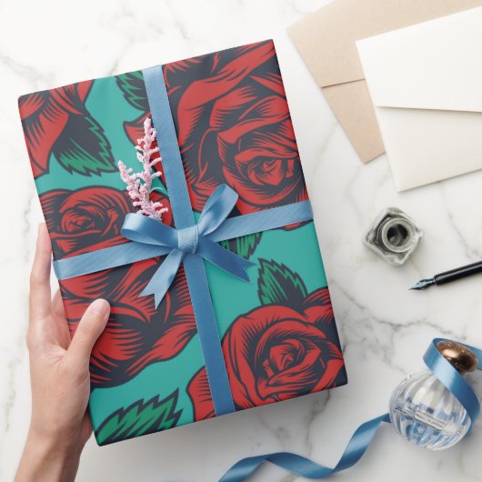 Blauw omslagpapier met rode rozen cadeaupapier (Geschenken)