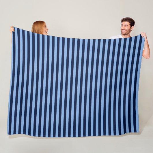 Blauw op Blauwe Strepen Fleece Deken (In situ)