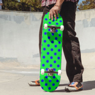 Blauw op groen polka stippen patroonontwerp persoonlijk skateboard