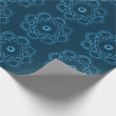 Blauw op Pruisblauw Atom Symbolen Cadeaupapier (Hoek)