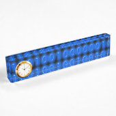Blauw op zwarte binaire code naambordje