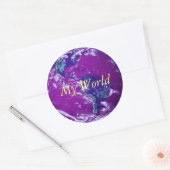 Blauw paarse grappige wereldbollen wereld cover ronde sticker (Envelop)