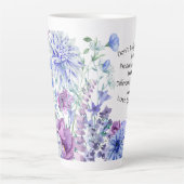 Blauw Paarse Wildflower Inspirerend Latte Mok (Voorkant)