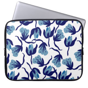 Blauw Pansy Floral: met de hand getekend naadloos. Laptop Sleeve