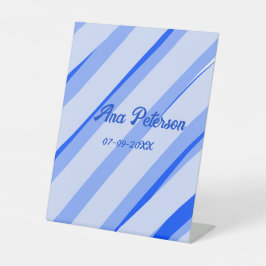 Blauw pastelkleurige voeg naam datum boho retro li reclamebord met voetstuk