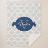 Blauw quatrefoil gepersonaliseerd monogram sherpa deken (Voorkant)